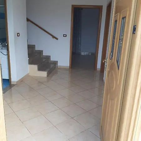 Vakantiehuis Pushimi Manez *